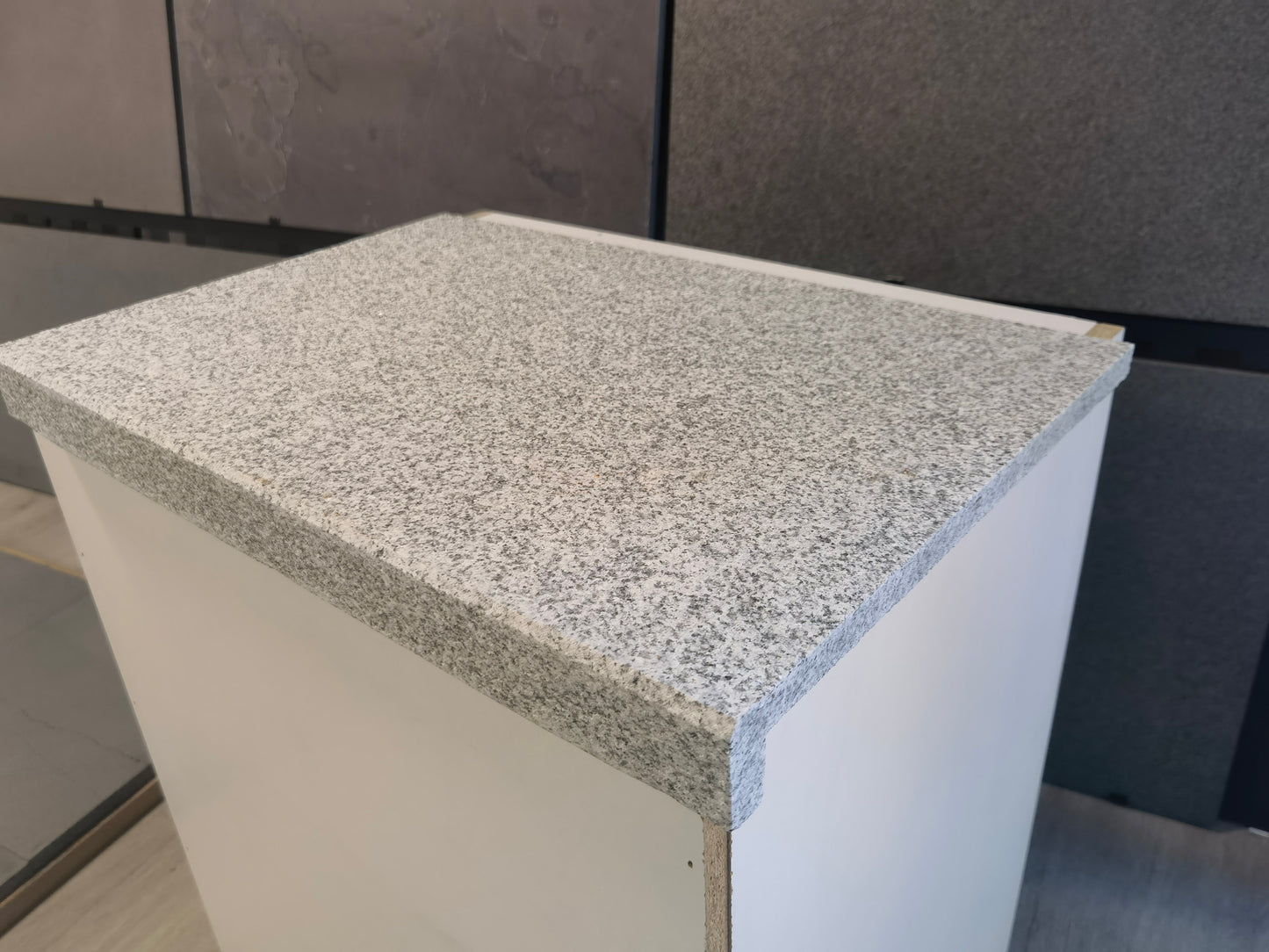 Granite Sesame White Drop Edge 400x600x20-50mm
