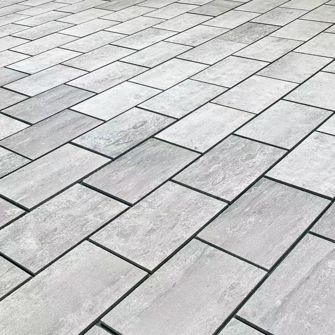 limestone moonlight grey paver 3
